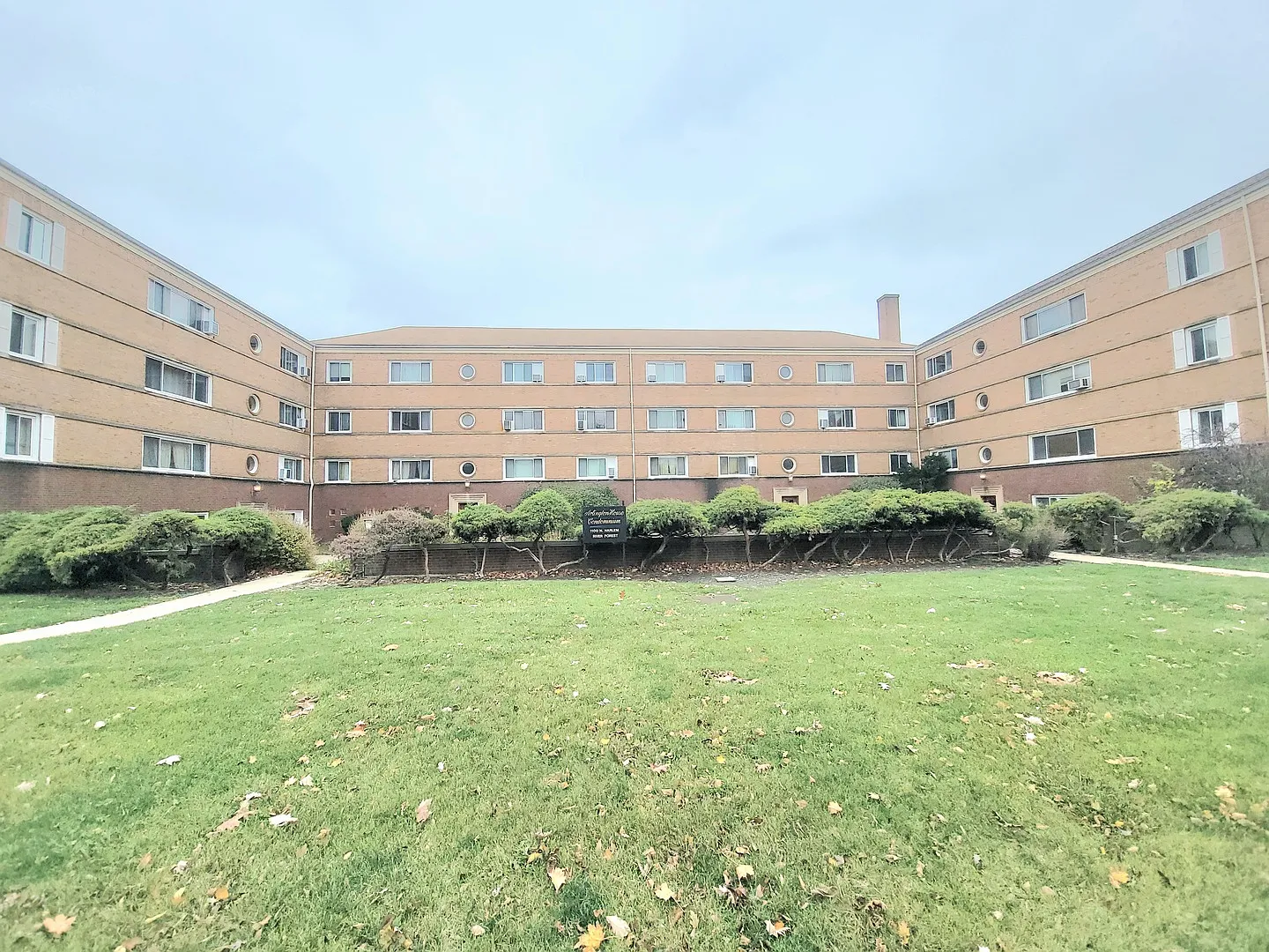 1100 N Harlem Ave APT 1 photo 1