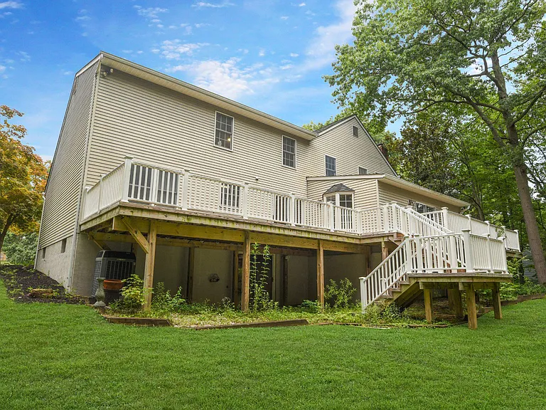 91 Premier Ct — Photo 43