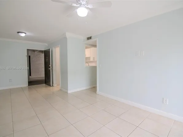 10365 N Kendall Dr APT D1, Miami, FL 33176