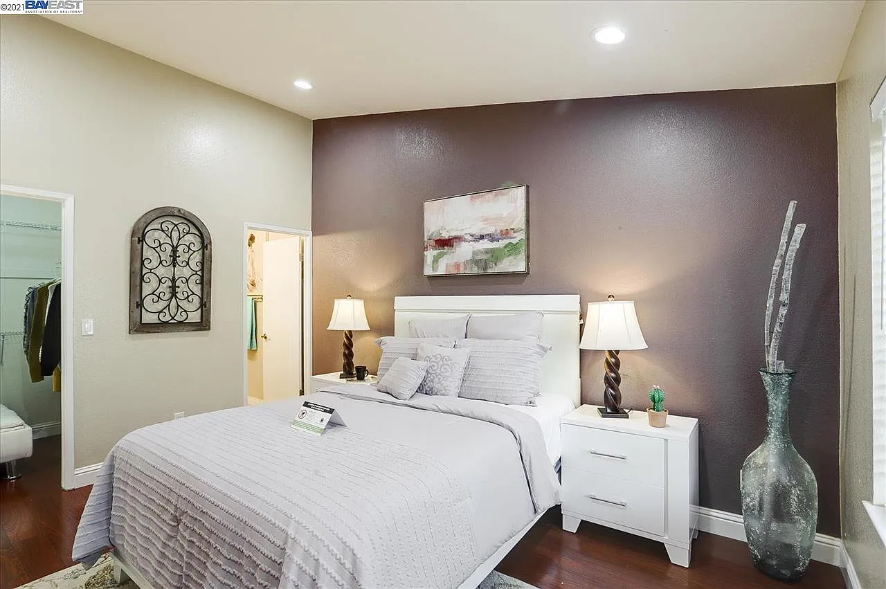 38918 Cherry Glen Cmn — Photo 1