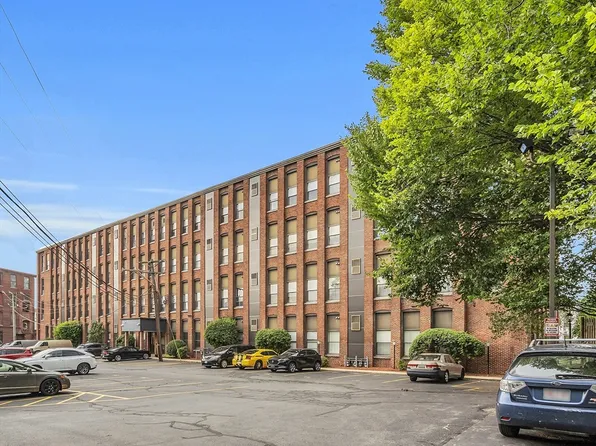 34 Newhall St APT 408, Lowell, MA 01852