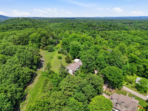 1000 Hillcrest Rd, Hixson, TN 37343