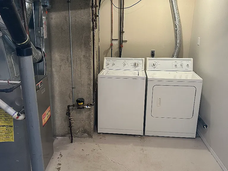 40 Laurier Cres #BASEMENT — Photo 16
