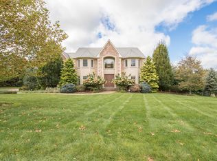 2 Bradley Ln, Montvale, NJ 07645
