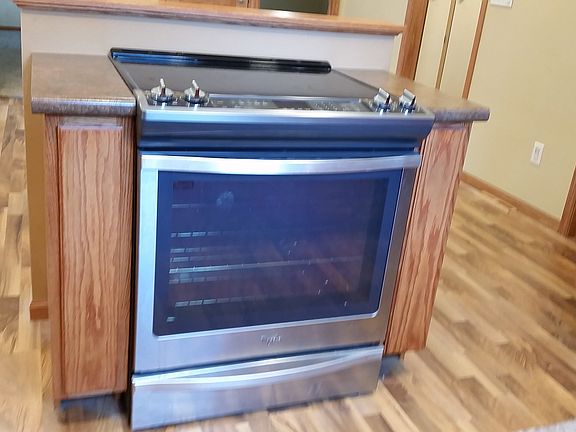 Island with Oven/Range