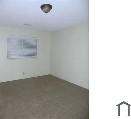 741 E Ivesbrook St — Photo 7