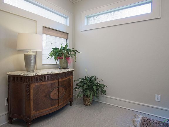 3rd image of 36 Palisades Blvd