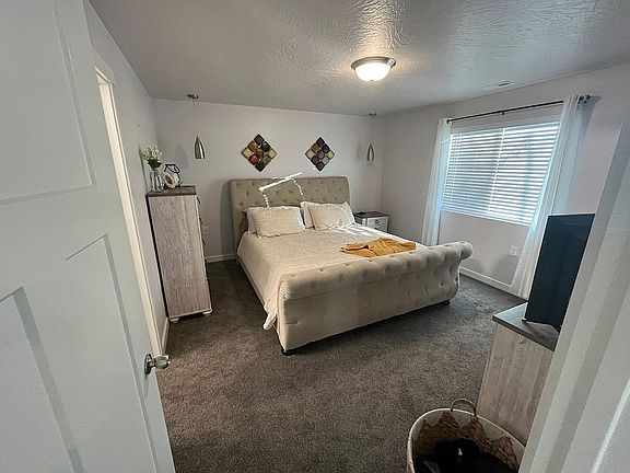 5th image of 261 Horseshoe Dr