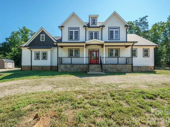 378 Walnut Tree Rd, Statesville, NC 28625