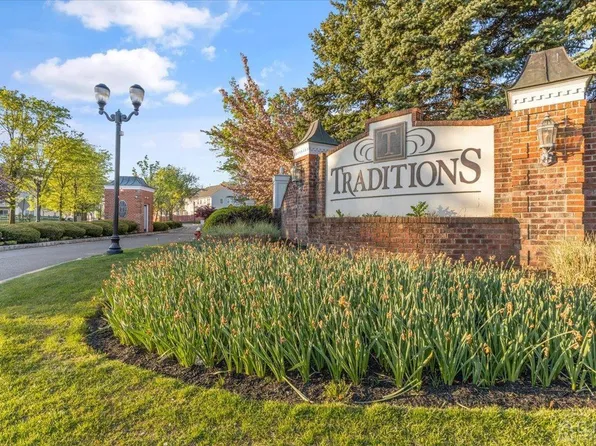 1038 Flakne Ct, South Plainfield, NJ 07080