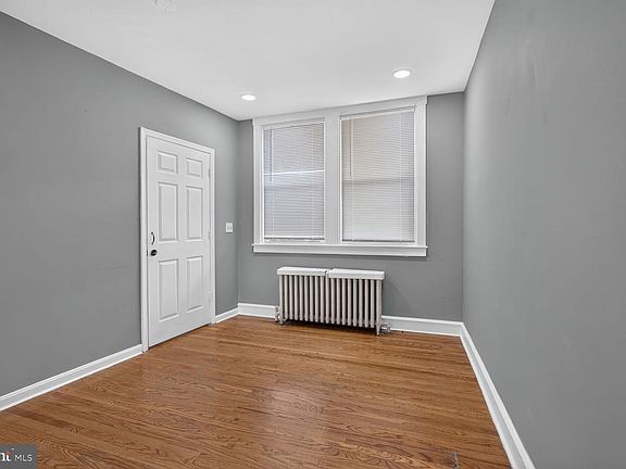 2nd image of 420 Elrino St