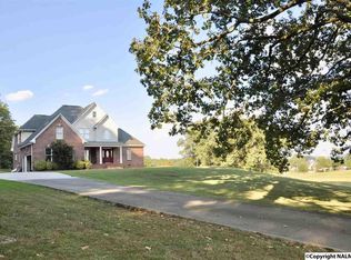 484 Beard Rd, Guntersville, AL 35976