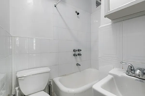 Rented by REAL New York | media 33