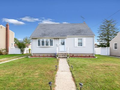 43 Juniper St, Farmingdale, NY, 11735