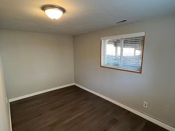 2nd image of 3906 Somerset Dr
