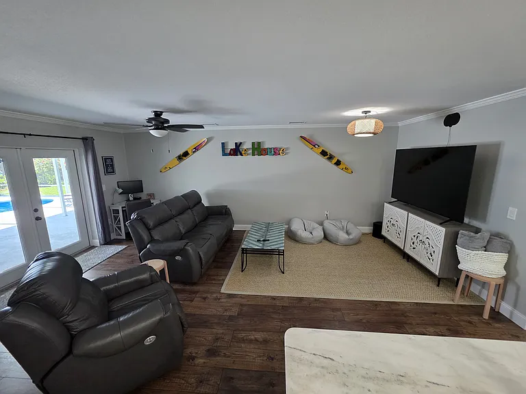 2022 Leisure Dr — Photo 13