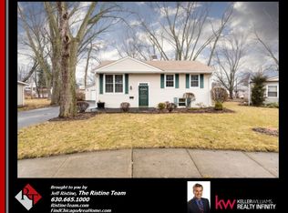1542 Hollycrest Ave, Aurora, IL 60506
