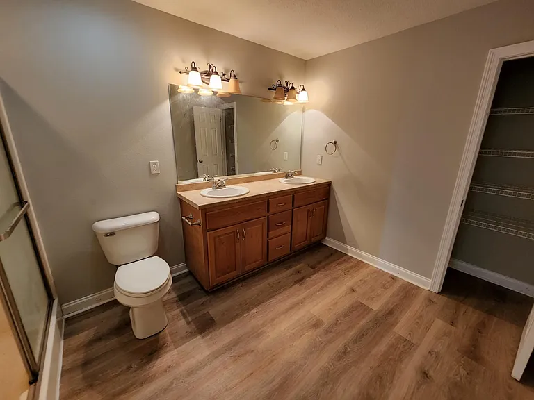 214 Michaels Ct — Photo 7