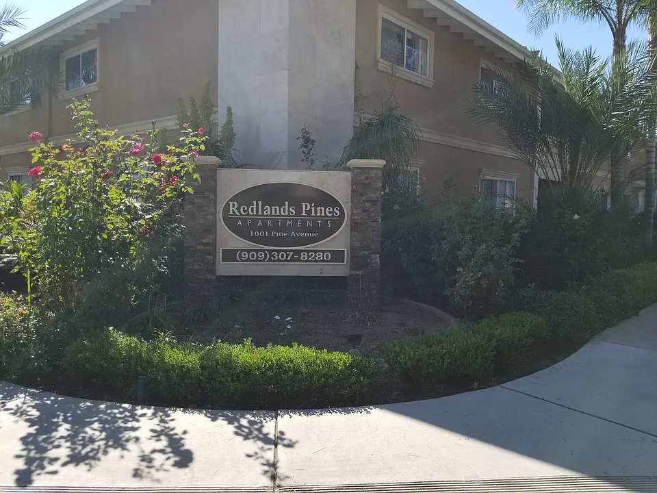 Redlands Pines Apartments