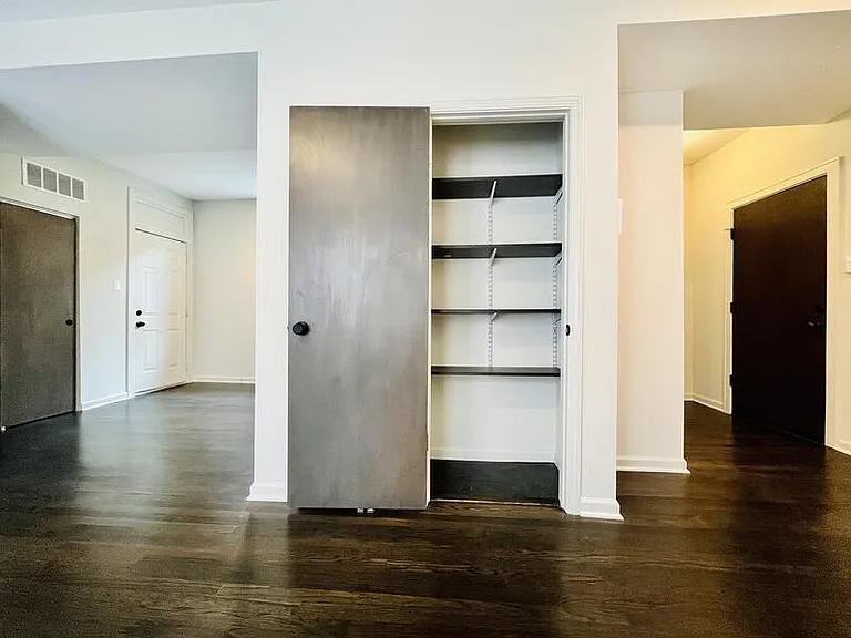 1371 S California Ave #2W — Photo 9