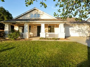 1498 Avenue D, Kingsburg, CA 93631