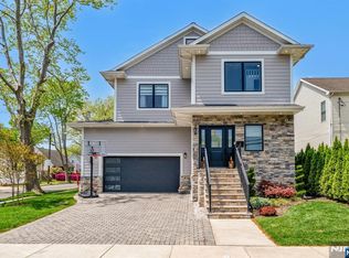 230 Park Ave, Teaneck, NJ 07666