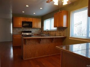 5342 Pheasant Run Rd, Clarkston, MI 48346