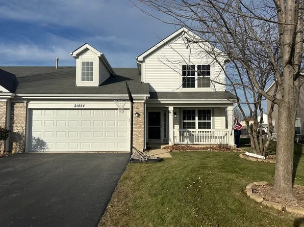 21454 Loch Ln, Crest Hill, IL 60403
