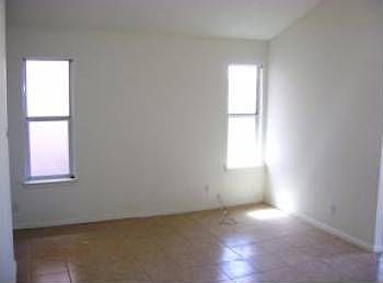 5th image of 383 Montreal Cir