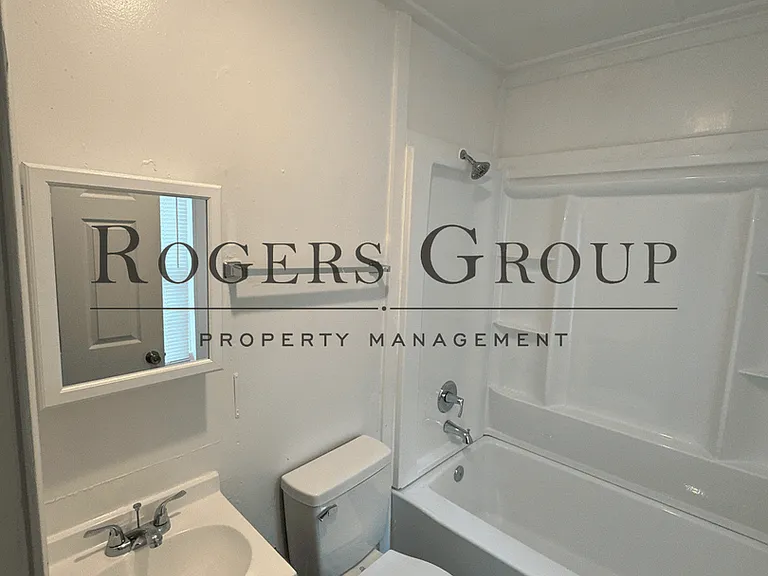 1023 Hughes St — Photo 11
