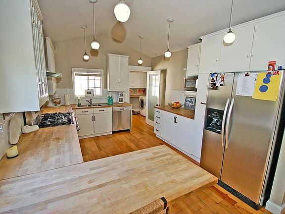 5th image of 292 Flower St