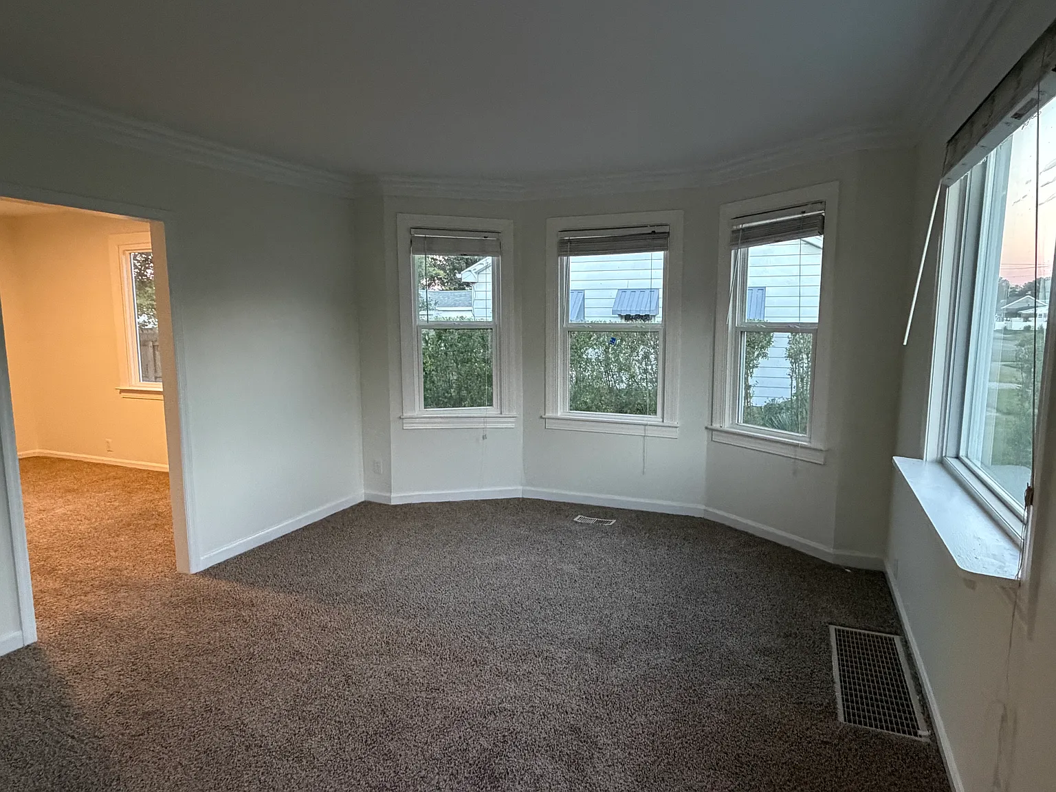 3 bed, 1499 sqft, $1,500 — Photo 3