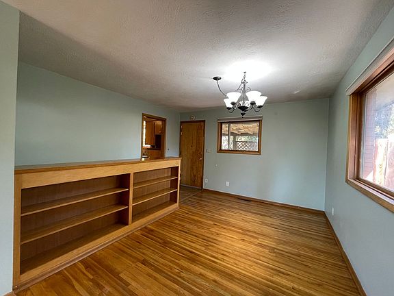 4th image of 5630 N Greenwood Blvd