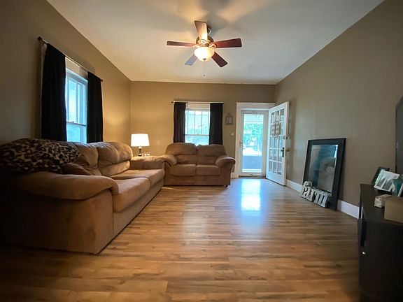 5th image of 414 N 2nd St