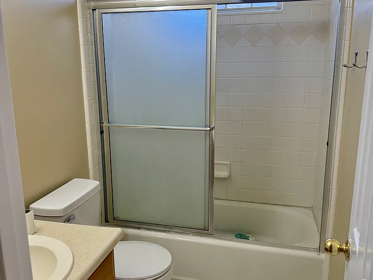 1005 Houndsbark Ct — Photo 8