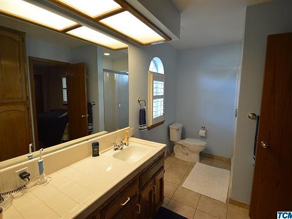 4th image of 2225 SE Cottonwood Cir