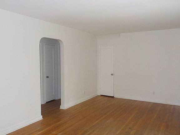 4th image of 254-41 75th Ave #1