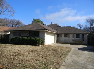 5932 Ione Dr, Warr Acres, OK 73122
