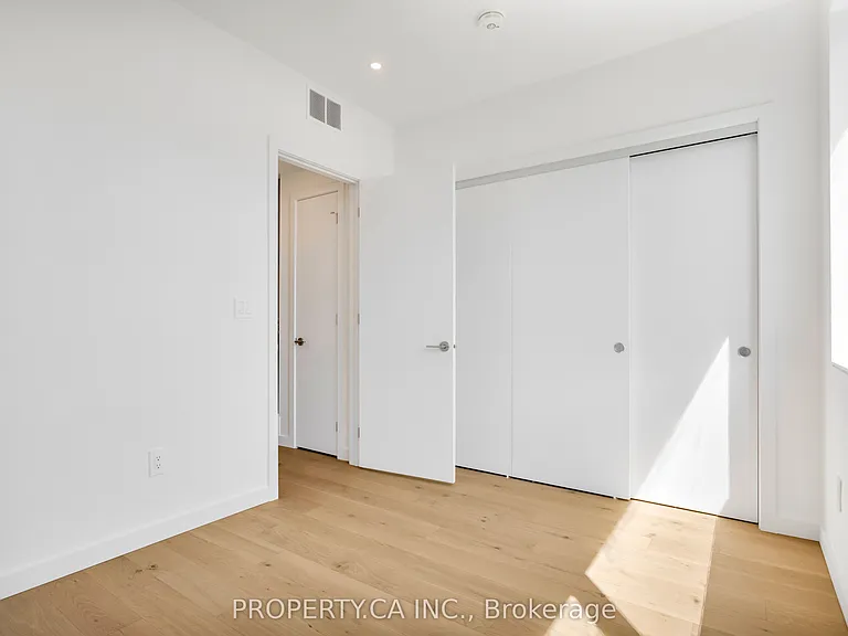301 Keele St #4 — Photo 23