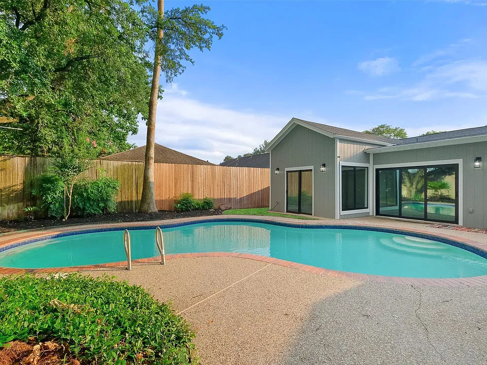 3327 Freshmeadows Dr