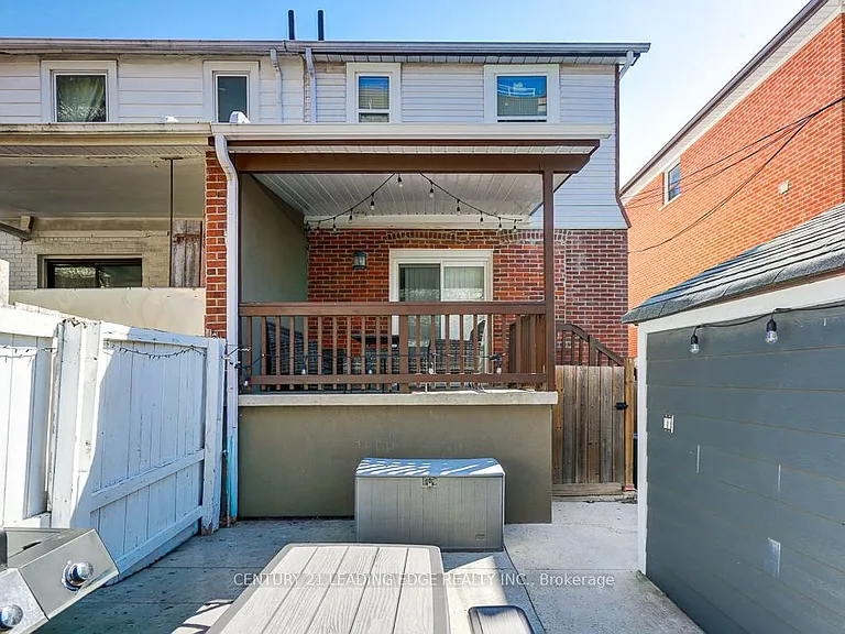 26 Grandville Ave — Photo 24