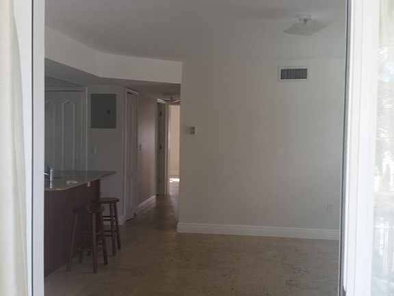 5th image of 2758 W Trade Ave