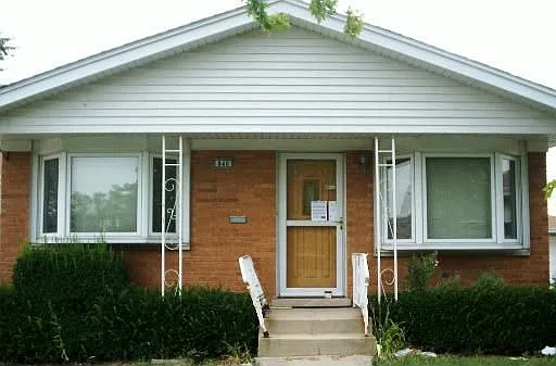 840 E 166th Pl photo 1