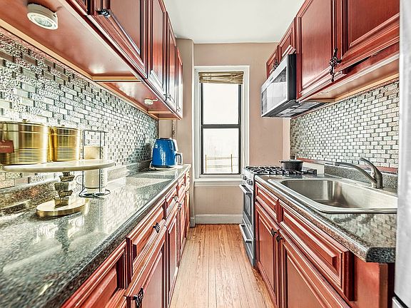 4th image of 3000 Valentine Ave APT 5G
