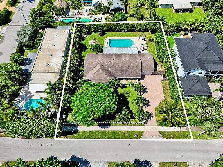 710 NW 1st Ave — Photo 55