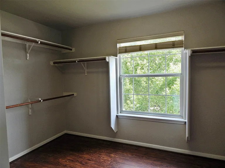 1110 Willowbrook Dr — Photo 13