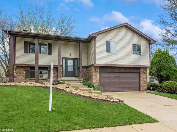 2566 Yellow Star St, Woodridge, IL 60517