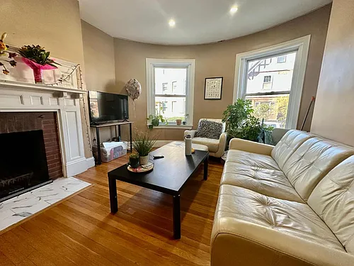 1471 Beacon St Photo 1