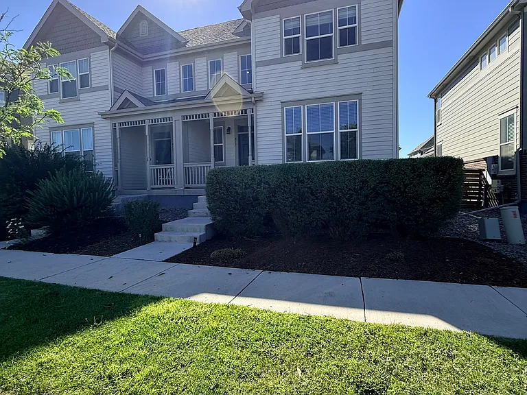 417 Zeppelin Way — Photo 2