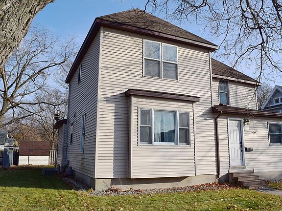 4th image of 215 N Elm Ave